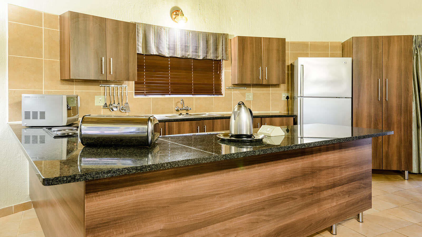 Four Bedroom Chalet with Patio