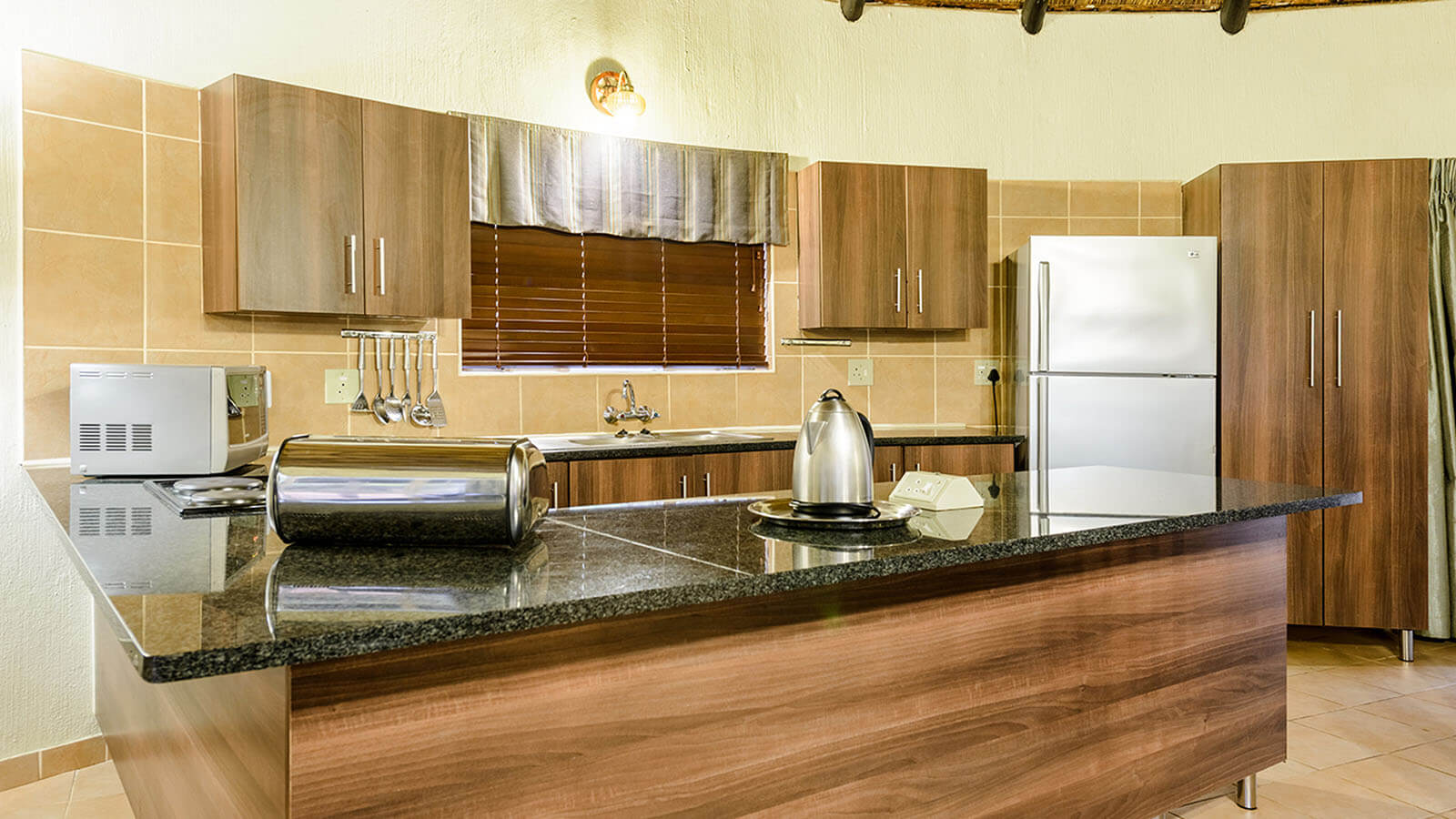 Four Bedroom Chalet with Patio