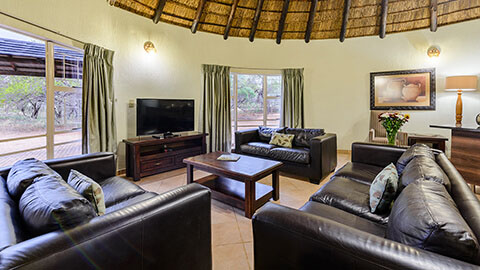 Four Bedroom Chalet with Patio