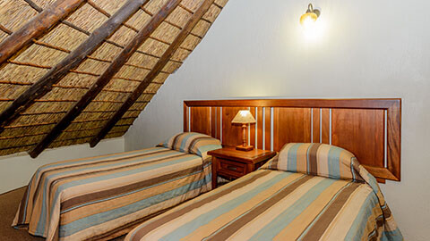 Four Bedroom Chalet with Patio